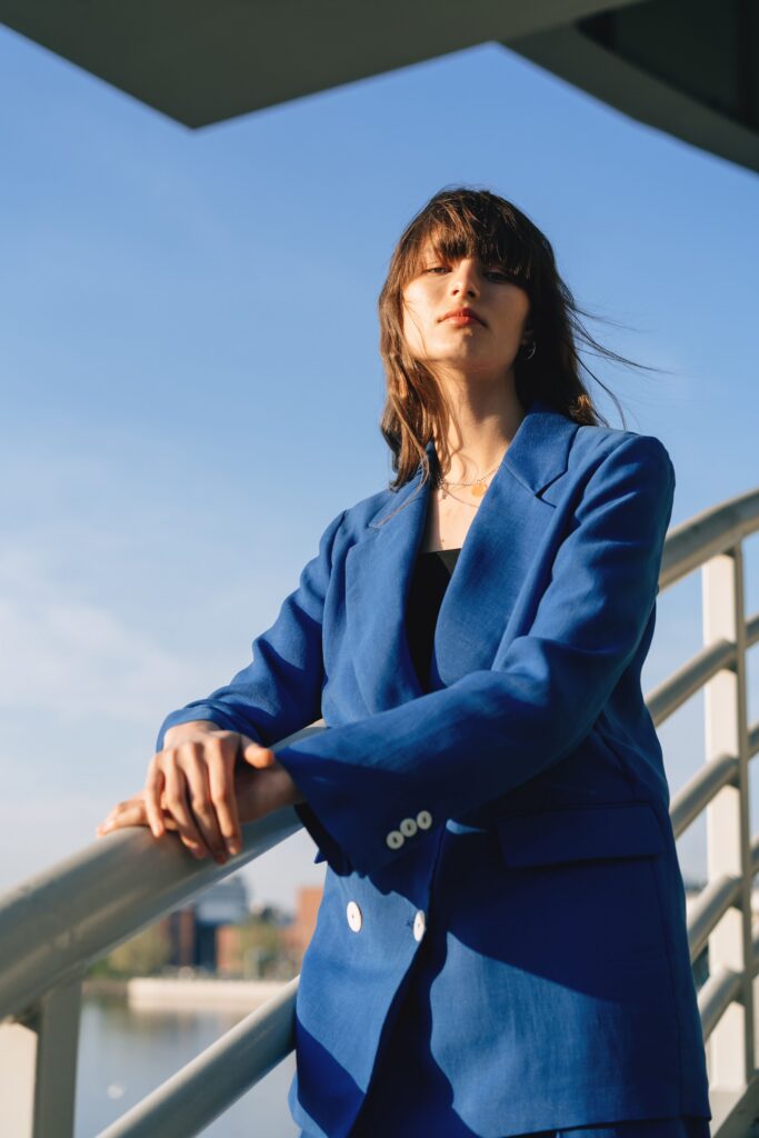 EMS woman blue | Studium MHA